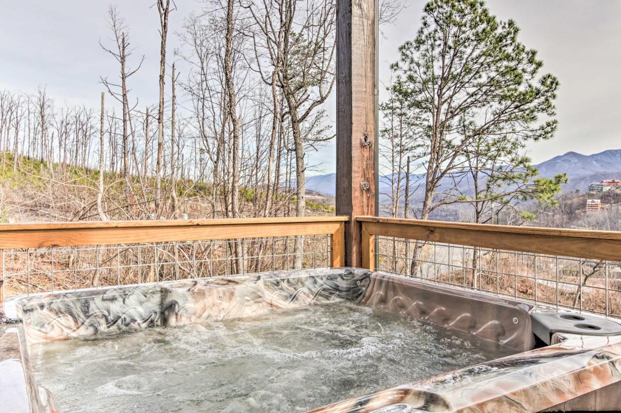 ガトリンバーグ Smoky Mountain Hideaway With Hot Tub, Deck And Views!ヴィラ エクステリア 写真