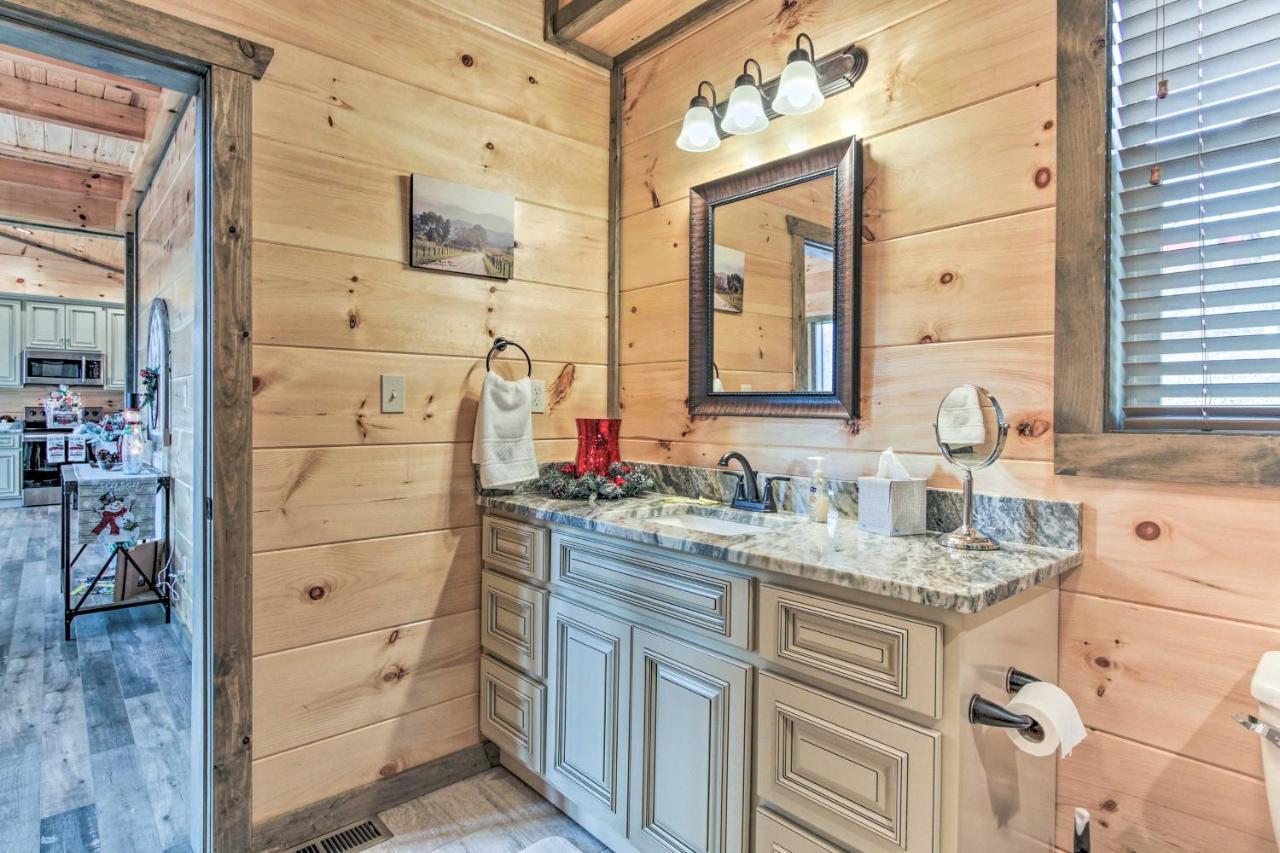 ガトリンバーグ Smoky Mountain Hideaway With Hot Tub, Deck And Views!ヴィラ エクステリア 写真